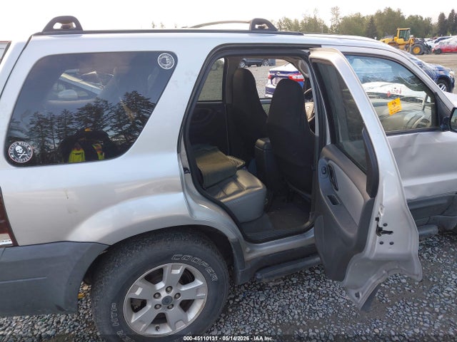45110131 :رقم المزاد ، 1FMYU93185KA71051 vin ، 2005 Ford Escape Xlt مزاد بيع