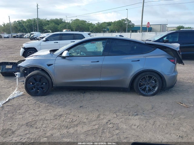 Продажа на аукционе авто 2024 Tesla Model Y Long Range Dual Motor All-wheel Drive, vin: 7SAYGDEE3RA327081, номер лота: 45110229