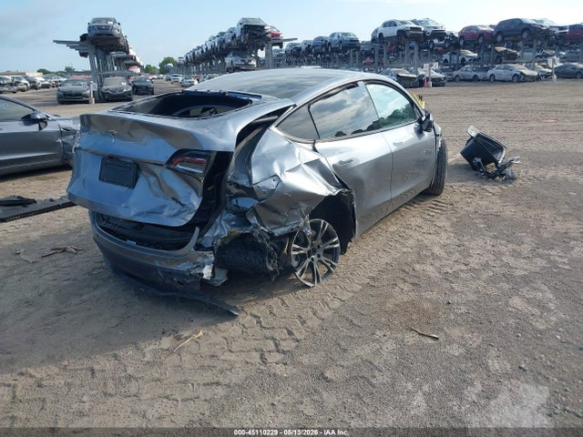Продажа на аукционе авто 2024 Tesla Model Y Long Range Dual Motor All-wheel Drive, vin: 7SAYGDEE3RA327081, номер лота: 45110229