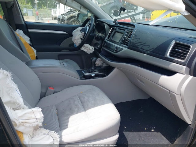 Auction sale of the 2017 Toyota Highlander Le, vin: 5TDZARFH4HS027006, lot number: 45110292