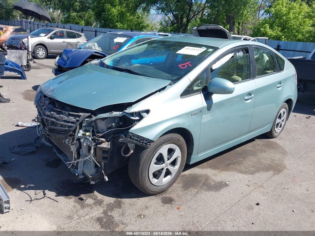 Toyota Prius Three 2014 JTDKN3DU3E1769831 Image 2