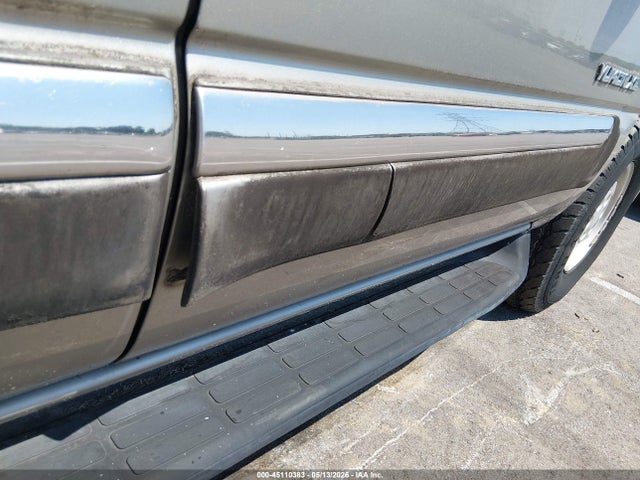 2000 Gmc Yukon Xl 1500 Slt მანქანა იყიდება აუქციონზე, vin: 1GKFK16T1YJ185553, აუქციონის ნომერი: 45110383