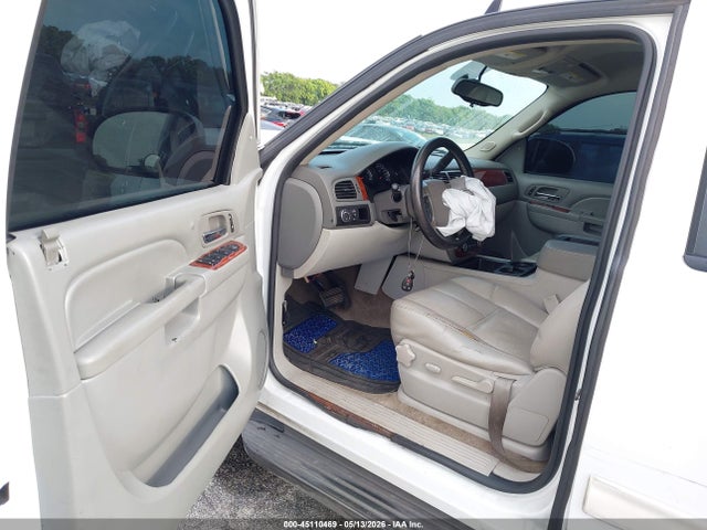 2013 Chevrolet Suburban 1500 Lt მანქანა იყიდება აუქციონზე, vin: 1GNSCJE07DR181301, აუქციონის ნომერი: 45110469