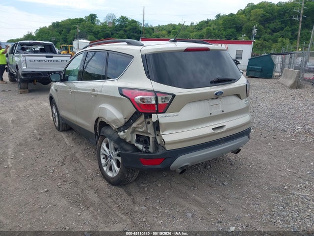 Продажа на аукционе авто 2017 Ford Escape Se, vin: 1FMCU0GD4HUC97655, номер лота: 45110480