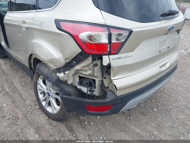 Продажа на аукционе авто 2017 Ford Escape Se, vin: 1FMCU0GD4HUC97655, номер лота: 45110480