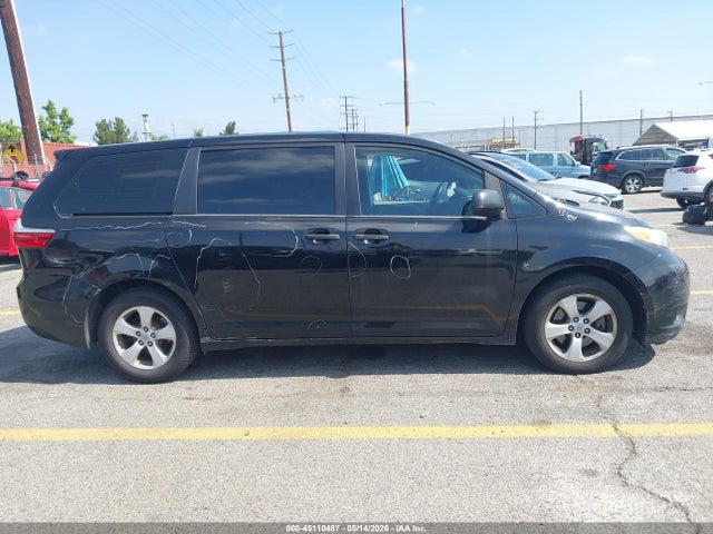 45110487 :رقم المزاد ، 5TDZZ3DC3HS863161 vin ، 2017 Toyota Sienna L 7 Passenger مزاد بيع