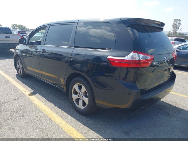 45110487 :رقم المزاد ، 5TDZZ3DC3HS863161 vin ، 2017 Toyota Sienna L 7 Passenger مزاد بيع