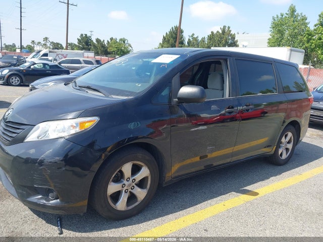 45110487 :رقم المزاد ، 5TDZZ3DC3HS863161 vin ، 2017 Toyota Sienna L 7 Passenger مزاد بيع