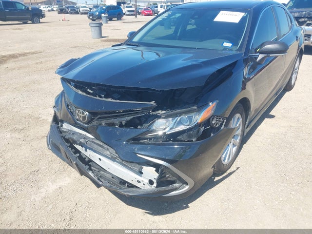 Продаж на аукціоні авто 2022 Toyota Camry Le, vin: 4T1C11AK2NU631442, номер лоту: 45110662