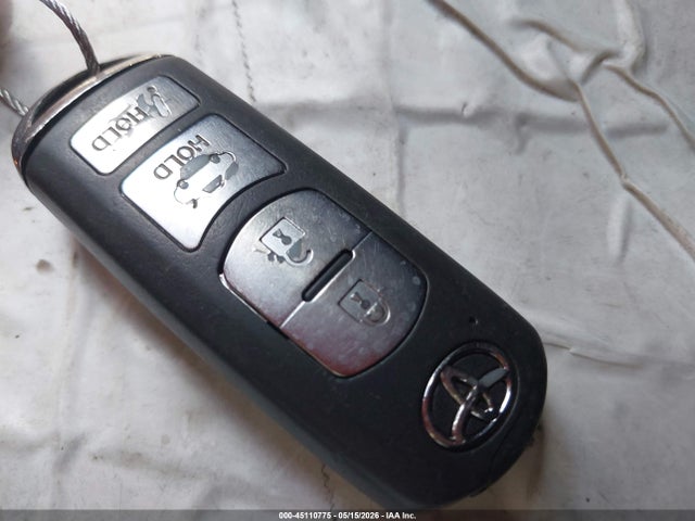 3MYDLBYV0HY155798 Toyota YARIS IA