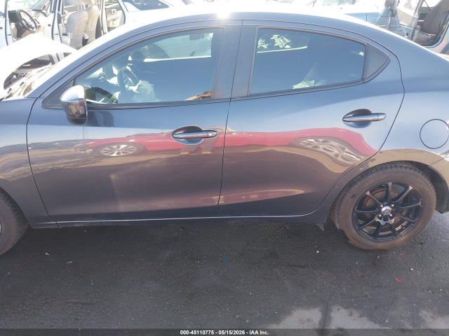 3MYDLBYV0HY155798 Toyota YARIS IA