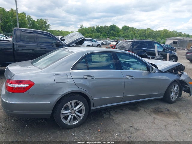 45110895 :رقم المزاد ، WDDHF8HB9AA117020 vin ، 2010 Mercedes-benz E 350 4matic مزاد بيع