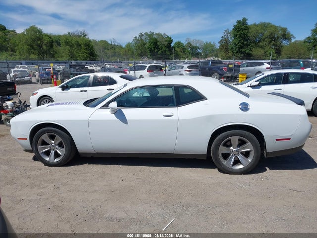 2C3CDZAG7HH592610 Dodge Challenger Sxt