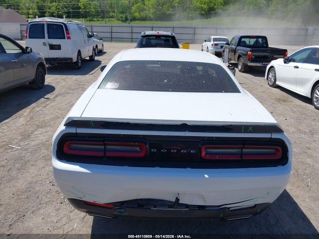 2C3CDZAG7HH592610 Dodge Challenger Sxt