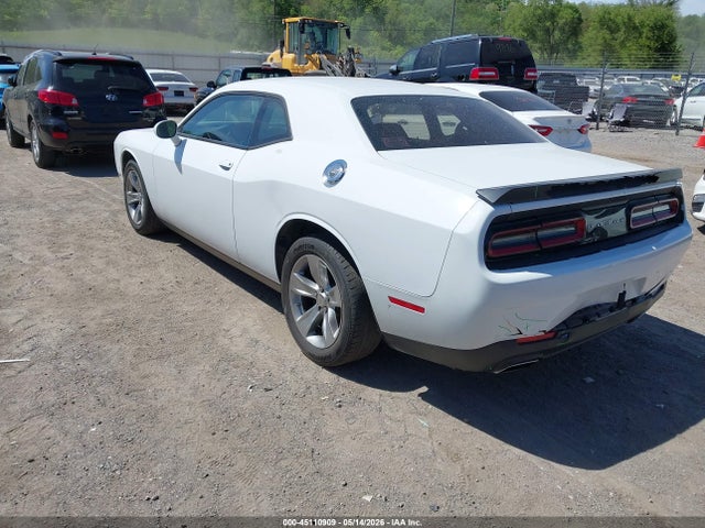 2C3CDZAG7HH592610 Dodge Challenger Sxt