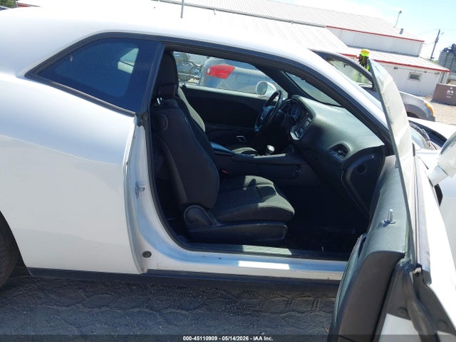 2C3CDZAG7HH592610 Dodge Challenger Sxt