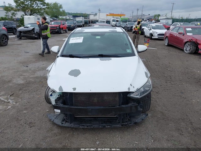 Hyundai Elantra Value Edition 2018 5NPD84LF6JH349458 Image 12