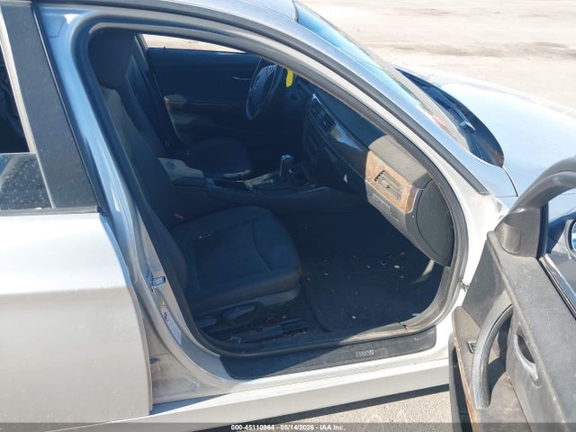 2006 Bmw 325i მანქანა იყიდება აუქციონზე, vin: WBAVB13566KX44080, აუქციონის ნომერი: 45110964