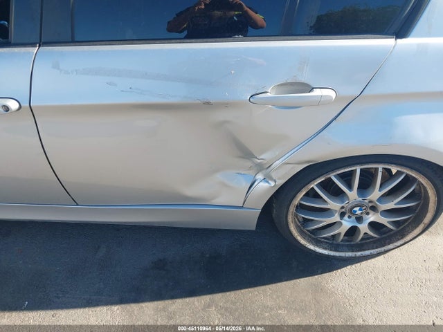 2006 Bmw 325i მანქანა იყიდება აუქციონზე, vin: WBAVB13566KX44080, აუქციონის ნომერი: 45110964