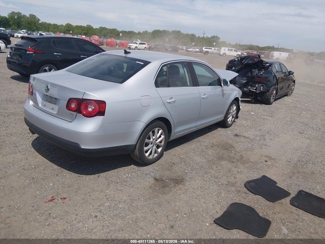 45111265 :رقم المزاد ، 3VWRZ7AJ2AM018928 vin ، 2010 Volkswagen Jetta Se مزاد بيع