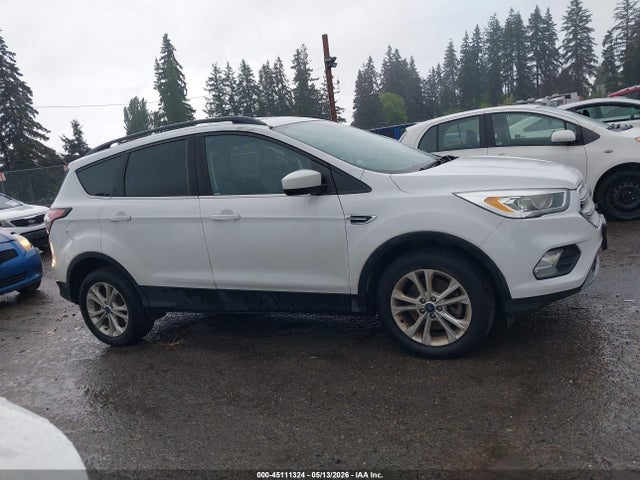 1FMCU9HD9JUA57378 Ford ESCAPE SEL