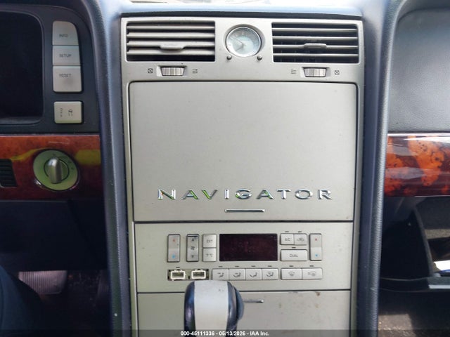45111336 :رقم المزاد ، 5LMFU28R93LJ04995 vin ، 2003 Lincoln Navigator مزاد بيع