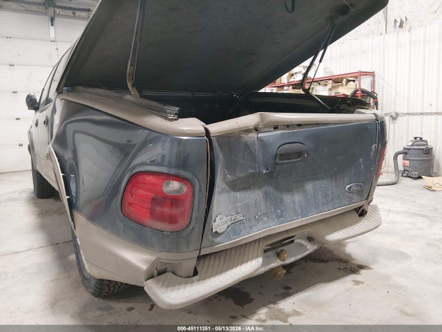 45111351 :رقم المزاد ، 1FTRW08L22KD79014 vin ، 2002 Ford F-150 Lariat/xlt مزاد بيع