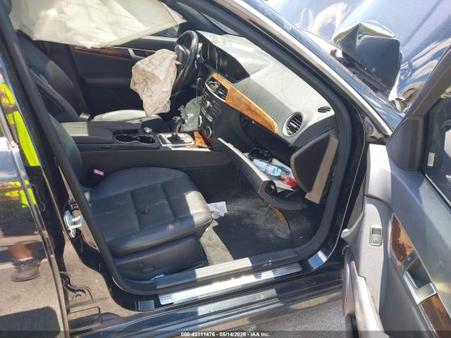 2013 Mercedes-benz C 250 Sport მანქანა იყიდება აუქციონზე, vin: WDDGF4HB1DA861994, აუქციონის ნომერი: 45111476