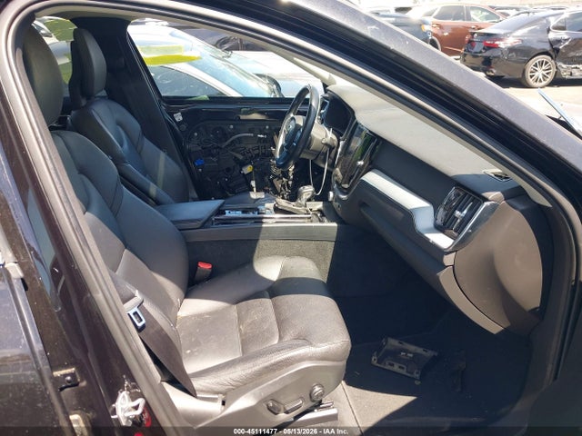 Продажа на аукционе авто 2018 Volvo Xc60 T5 Momentum, vin: YV4102RK7J1081754, номер лота: 45111477