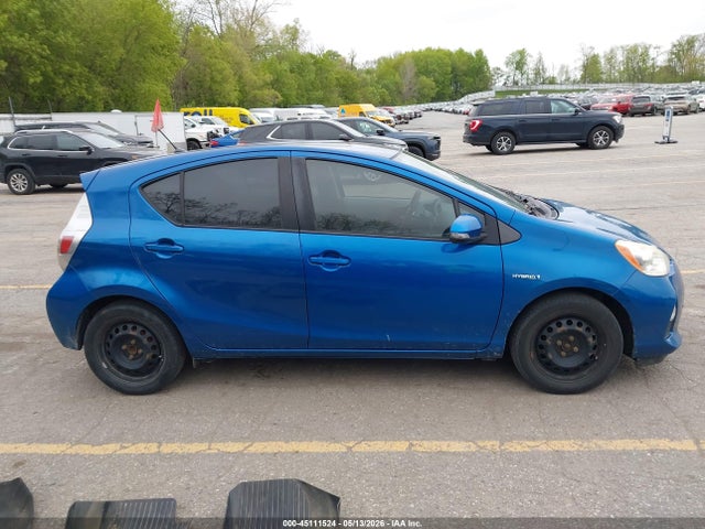 45111524 :رقم المزاد ، JTDKDTB32E1570976 vin ، 2014 Toyota Prius C Two مزاد بيع