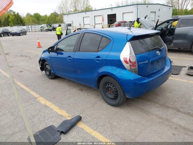 45111524 :رقم المزاد ، JTDKDTB32E1570976 vin ، 2014 Toyota Prius C Two مزاد بيع