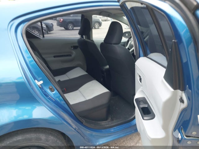 45111524 :رقم المزاد ، JTDKDTB32E1570976 vin ، 2014 Toyota Prius C Two مزاد بيع