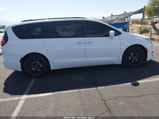 2018 Chrysler Pacifica Touring L Plus მანქანა იყიდება აუქციონზე, vin: 2C4RC1EG5JR234975, აუქციონის ნომერი: 45111647