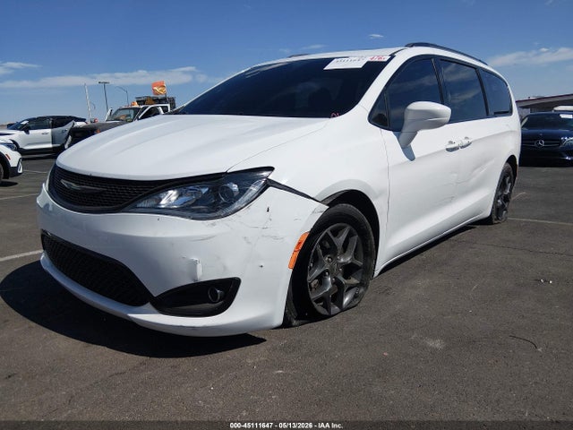 2018 Chrysler Pacifica Touring L Plus მანქანა იყიდება აუქციონზე, vin: 2C4RC1EG5JR234975, აუქციონის ნომერი: 45111647