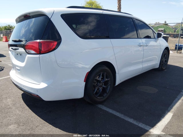 2018 Chrysler Pacifica Touring L Plus მანქანა იყიდება აუქციონზე, vin: 2C4RC1EG5JR234975, აუქციონის ნომერი: 45111647