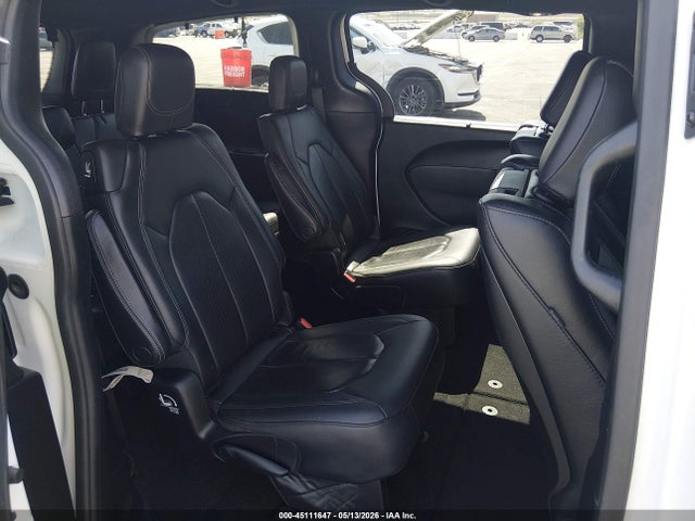 2018 Chrysler Pacifica Touring L Plus მანქანა იყიდება აუქციონზე, vin: 2C4RC1EG5JR234975, აუქციონის ნომერი: 45111647