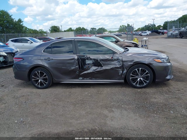 45111688 :رقم المزاد ، 4T1B11HK0KU839588 vin ، 2019 Toyota Camry Se مزاد بيع