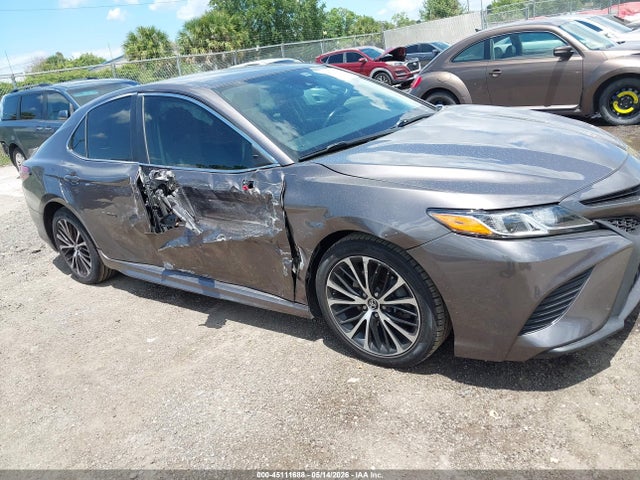 45111688 :رقم المزاد ، 4T1B11HK0KU839588 vin ، 2019 Toyota Camry Se مزاد بيع