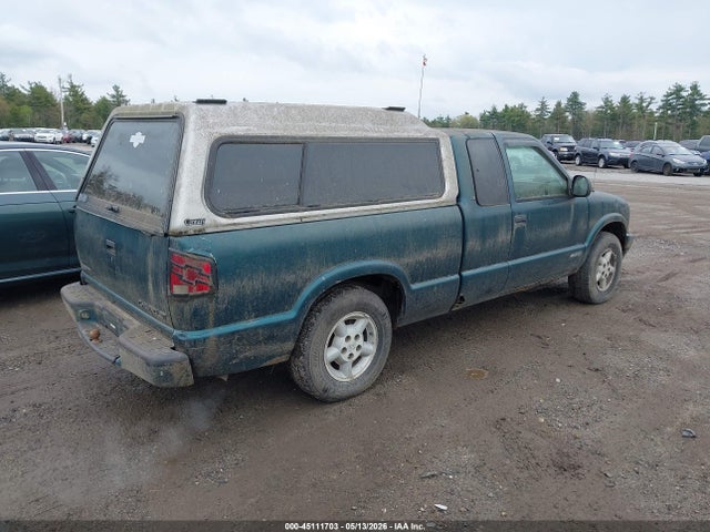 45111703 :رقم المزاد ، 1GCCT19X8WK107756 vin ، 1998 Chevrolet S-10 Ls مزاد بيع