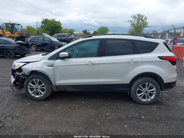 45111798 :رقم المزاد ، 1FMCU9HD1KUB73756 vin ، 2019 Ford Escape Sel مزاد بيع