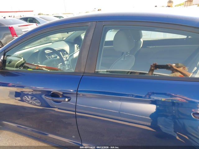 2019 Hyundai Elantra Se მანქანა იყიდება აუქციონზე, vin: 5NPD74LF4KH496317, აუქციონის ნომერი: 45111924