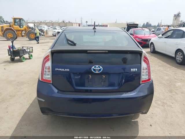 Toyota Prius Three 2015 JTDKN3DU2F0402510 Image 16
