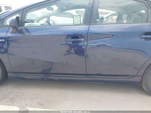 Toyota Prius Three 2015 JTDKN3DU2F0402510 Image 6