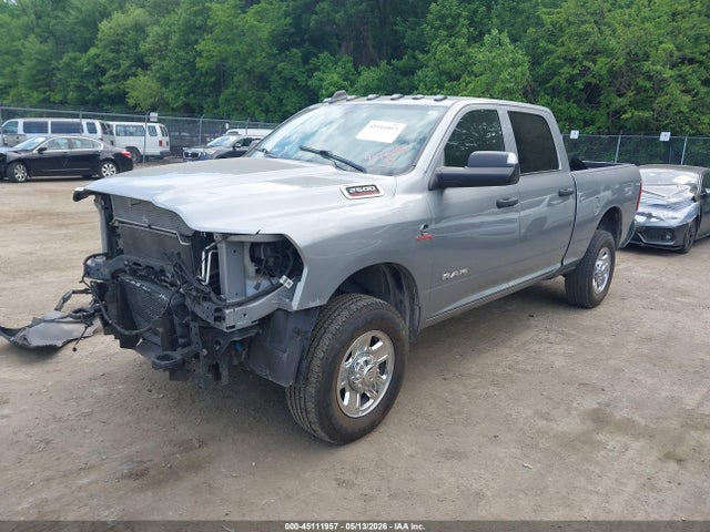 45111957 :رقم المزاد ، 3C6UR5CL8NG393413 vin ، 2022 Ram 2500 Tradesman  4x4 6'4 Box مزاد بيع