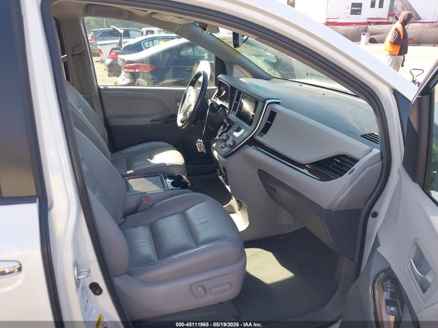 Aukcja sprzedaży 2017 Toyota Sienna Xle Premium 7 Passenger, vin: 5TDDZ3DC6HS182308, numer aukcji: 45111965