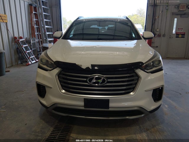 KM8SMDHF8HU167655 Hyundai Santa Fe Se