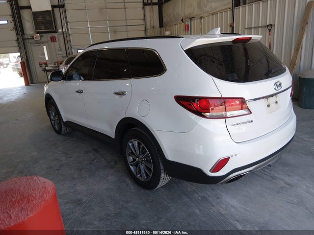 KM8SMDHF8HU167655 Hyundai Santa Fe Se