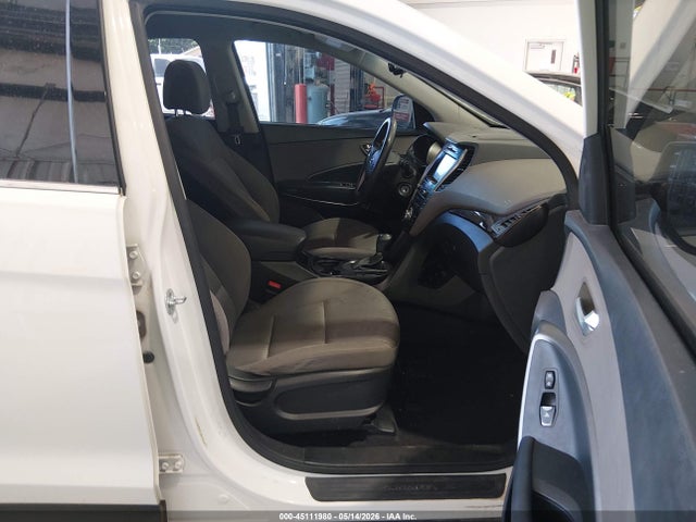KM8SMDHF8HU167655 Hyundai Santa Fe Se