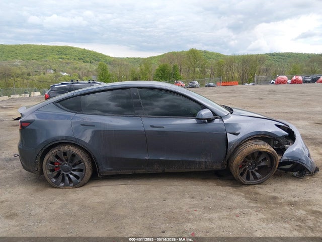 Продажа на аукционе авто 2022 Tesla Model Y Performance Dual Motor All-wheel Drive, vin: 7SAYGDEF8NF564266, номер лота: 45112053