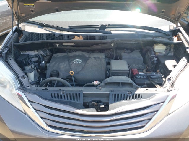 45112245 :رقم المزاد ، 5TDKZ3DC6HS816658 vin ، 2017 Toyota Sienna Le 8 Passenger مزاد بيع